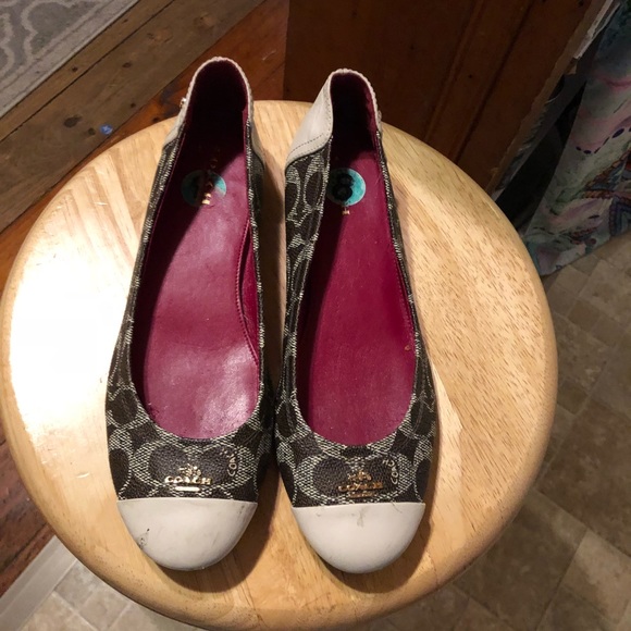 Coach flats. - Picture 2 of 3